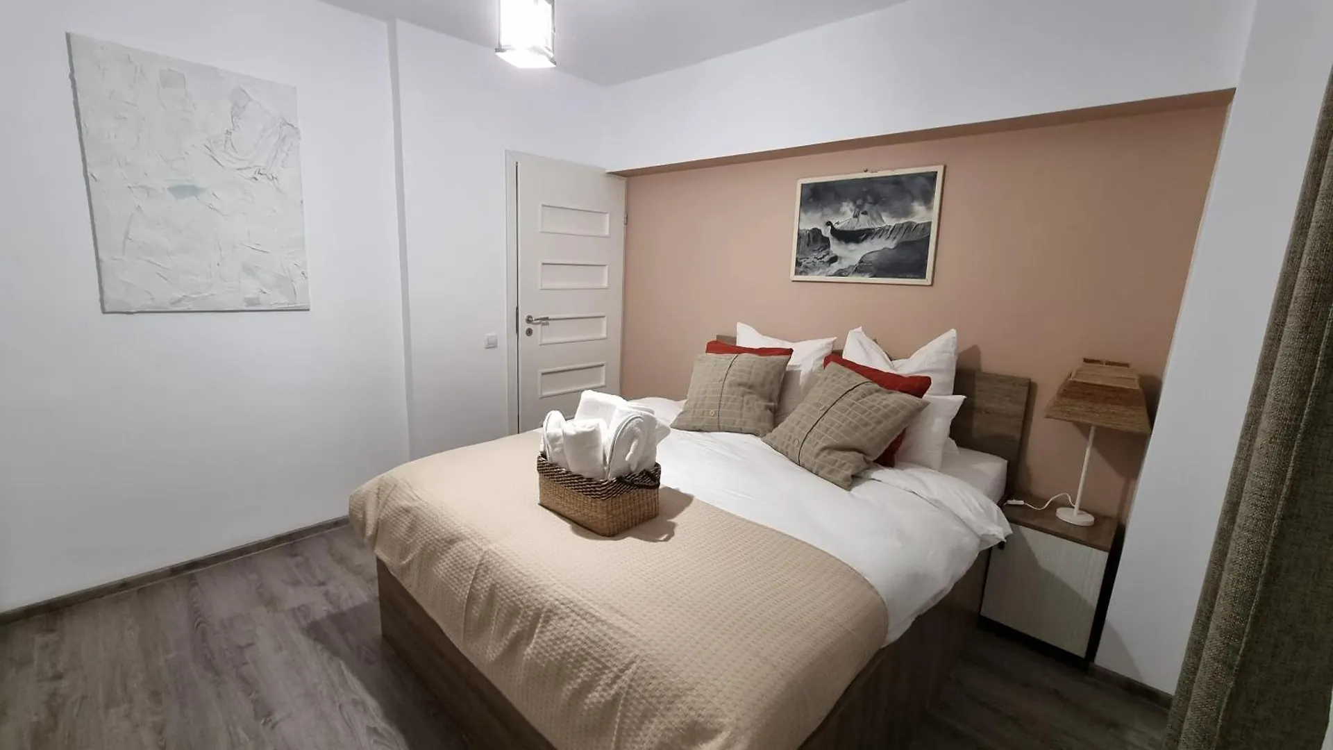 National Arena Retreat, 3 Bedroom Stylish, Cozy Flat 布加勒斯特 公寓