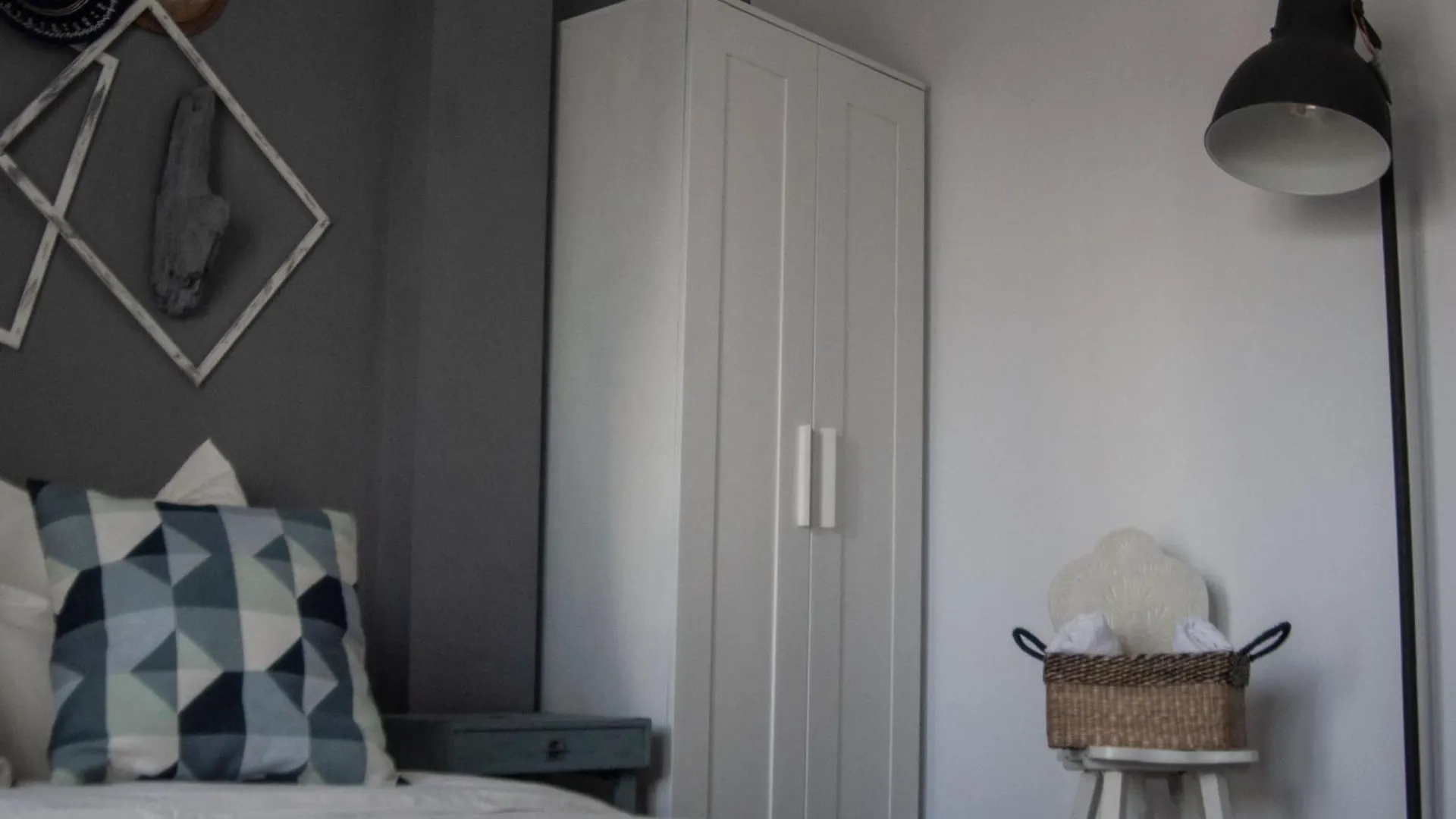 National Arena Retreat, 3 Bedroom Stylish, Cozy Flat 布加勒斯特