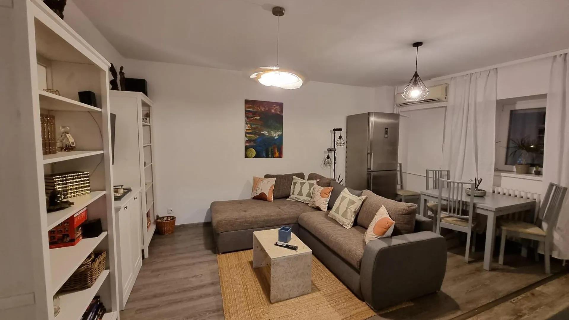National Arena Retreat, 3 Bedroom Stylish, Cozy Flat 布加勒斯特